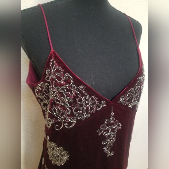 ROMEO+JULIET BURGUNDY VELVET DRESS - Picture 7 of 8